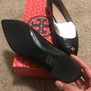 Brand New Tory Burch Fairford flat